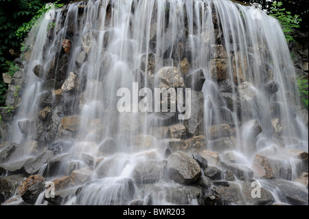 Fontaine dans Iveagh Gardens, Dublin, Irlande Banque D'Images