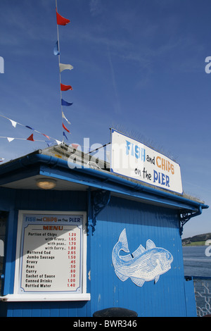Fish and chips shop menu cabane cabane sur la jetée de Llandudno, au nord du Pays de Galles, Grande Bretagne uk Banque D'Images