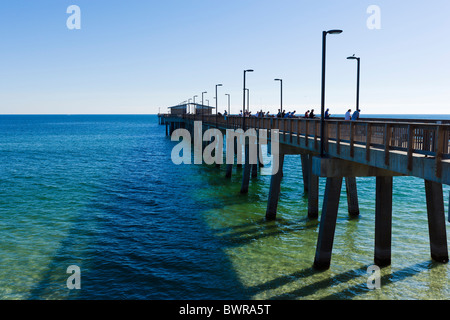 La jetée de pêche sur la plage de Gulf State Park, Gulf Shores, la Côte du Golfe, Alabama, Etats-Unis Banque D'Images