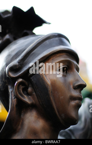 Statue en bronze de soldat romain Banque D'Images