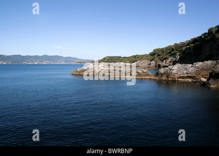 Golfe des poètes médiévaux Tellaro Ligury Méditerranée Italie riviera italienne guide tourisme touristique vue sur la petite ville place Birmingham Inverness Banque D'Images