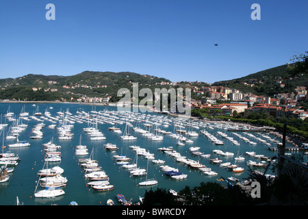 Lerici harbour village ville Ligury Italie voir l'ouristic guide destination Riviera di Versilia bay seascape mer golfe de navires Banque D'Images