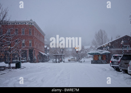 Centre-ville d'Aspen lors d'une tempête de neige Banque D'Images
