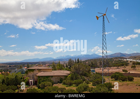 Éolienne résidentielle, Palmdale, Los Angeles County, Californie, USA Banque D'Images