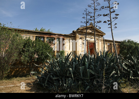 Les ruines d'un hôtel à l'anciennement partie grecque de Nicosie, Chypre Banque D'Images
