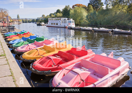 Bateau de plaisance et croisière sur la Dee à Chester Banque D'Images