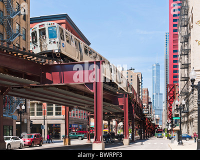 Train élevé dans la boucle, Chicago, Illinois Banque D'Images