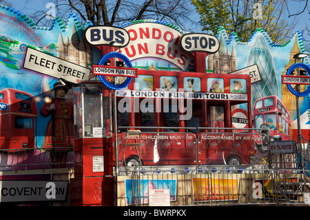 Fête foraine manège à Hyde Park's Winter Wonderland, London, UK Banque D'Images