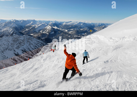 Les skieurs au sommet, 2224m, Nebelhorn, Oberstdorf, Allgaeu, Bavaria, Germany, Europe Banque D'Images