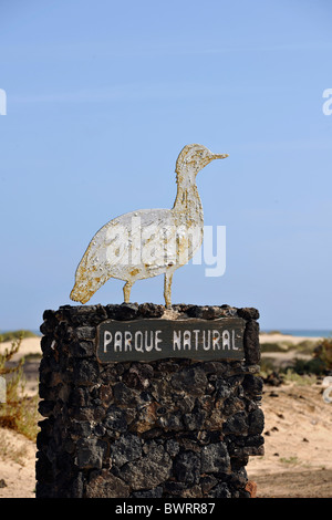 Signer en face de l'entrée du parc national des Dunes de Corralejo, Fuerteventura, Canary Islands, Spain, Europe Banque D'Images