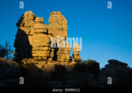 Des formations de roche karstique dans la réserve naturelle du parc El Torcal Antequera, près de la province de Malaga, Espagne. Banque D'Images