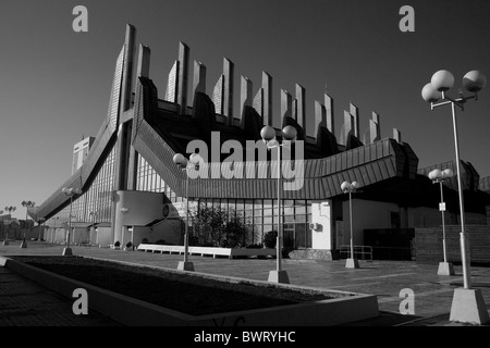 Une image du Palais de la jeunesse et du Sport en parfait, le Kosovo Banque D'Images