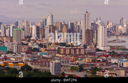 La ville de Panama, PANAMA - Panama City skyline, le centre-ville de Marbella, et Bella Vista quartiers. Banque D'Images