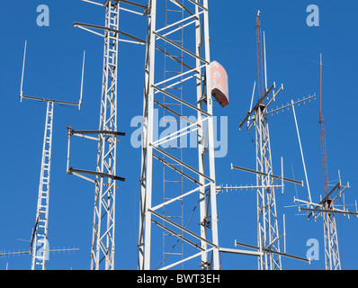 Mâts d'antennes de communication et près de Mijas, Costa del Sol, Malaga Province, en Espagne. Banque D'Images