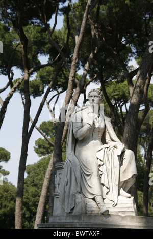 Statue de lord Byron dans le parc de la villa Borghèse à Rome Italie Banque D'Images