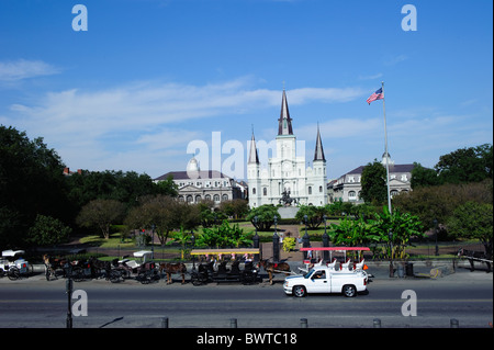 La Cathédrale St Louis et Jackson Square Banque D'Images