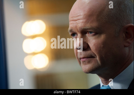 Secrétaire d'État aux Affaires étrangères et du Commonwealth William Hague accorde une interview télévisée de la BBC sur la quatrième, et Banque D'Images