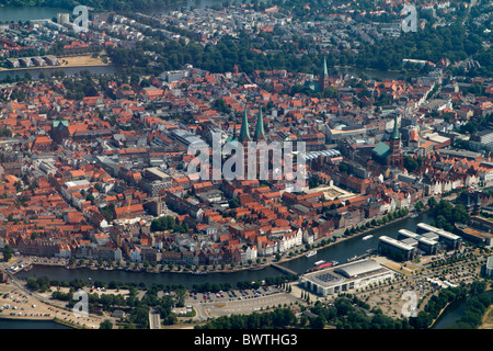 Photographie aérienne de la ville hanséatique de Lübeck, Schleswig Holstein, Allemagne Banque D'Images