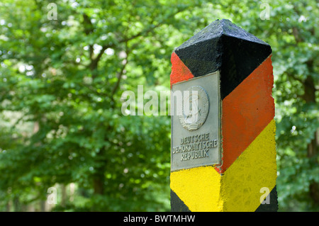 Pierre frontière de mémoire DDR Banque D'Images