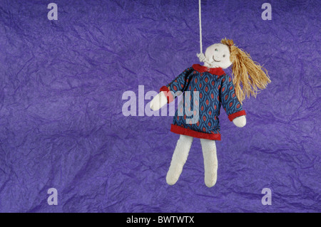 Hanging Doll, idéal pour une utilisation comme une métaphore ou concept - John Gollop Banque D'Images