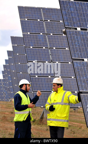 Ferme d'énergie solaire l'énergie solaire, Sunstroom park complex à Los Arcos, Navarra, Espagne Banque D'Images