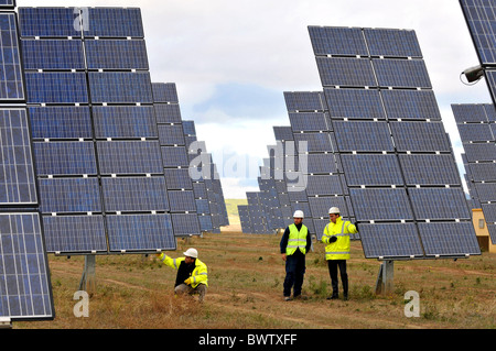 Ferme d'énergie solaire l'énergie solaire, Sunstroom park complex à Los Arcos, Navarra, Espagne Banque D'Images