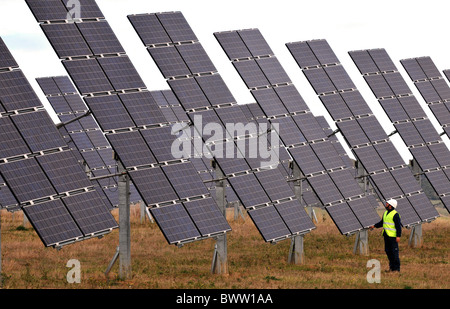 Ferme d'énergie solaire l'énergie solaire, Sunstroom park complex à Los Arcos, Navarra, Espagne Banque D'Images