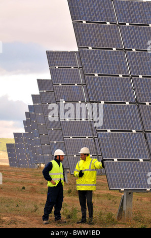 Ferme d'énergie solaire l'énergie solaire, Sunstroom park complex à Los Arcos, Navarra, Espagne Banque D'Images