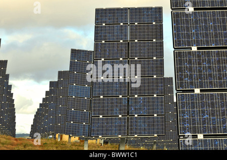 Ferme d'énergie solaire, l'énergie solaire park complex à Los Arcos, Navarra, Espagne Banque D'Images