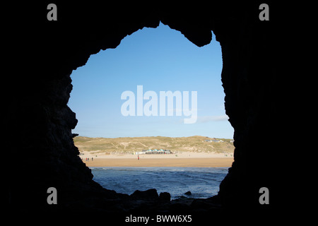 Grotte de la mer et plage de Perran, Broad Oak, Cornwall, Angleterre, Royaume-Uni Banque D'Images