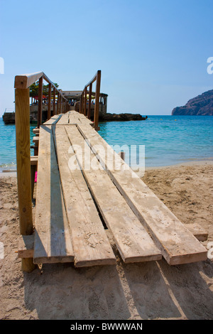 Pont sur l'océan sur une plage de Majorque Banque D'Images