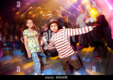 Les filles et les garçons à discothèque pour enfants à Londres disco Junior breakdance hip-hop. Photo:Jeff Gilbert Banque D'Images