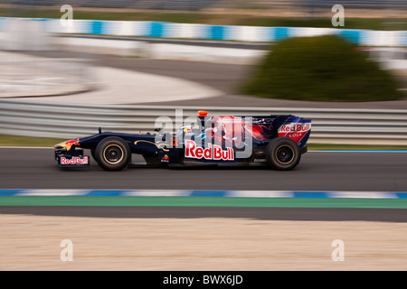 Février 2009 Jerez circuit de course de Formule 1 RED BULL RACING panoramique vie auto Test flou floue automobile sport automobile Banque D'Images