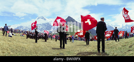 Alp Horn rencontre dans le canton de Berne d'un drapeau pierres tradition folklore alpages Suisse Europe Mont Männlichen Banque D'Images
