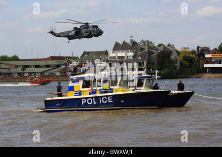 XV648 Seaking de la Marine royale et de la police lance Banque D'Images