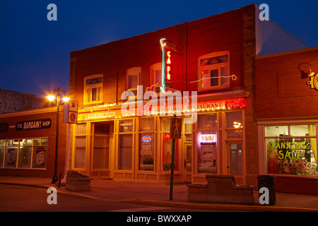 Empress Theatre au crépuscule, Fort MacLeod, Alberta, Canada Banque D'Images