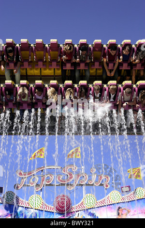 Parc à Thème Top Spin Fun Ride, l'Oktoberfest Munich Haute-bavière Allemagne Banque D'Images