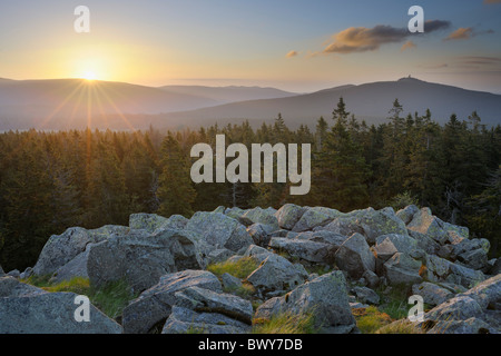 Brocken et Wurmberg Vue Montagnes du Sommet Penzion Sidorovo, Parc National de Harz, Basse-Saxe, Allemagne Banque D'Images