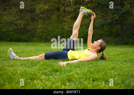 Woman exercising in the Park, Portland, Oregon, USA Banque D'Images