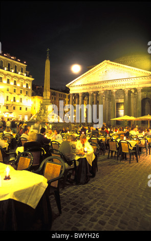 Cafe vous société Italie Europe nuit la nuit obélisque de Ramses II Panthéon Piazza della Rotondo place res Banque D'Images