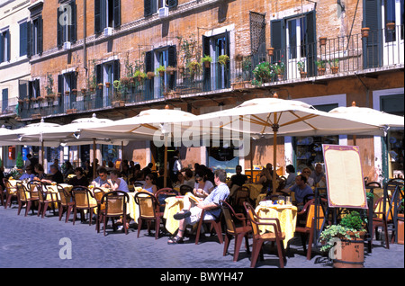 Café à l'extérieur de l'entreprise réduite façade Italie Europe Piazza Navona Rome restaurant café de la rue d'écrans Banque D'Images