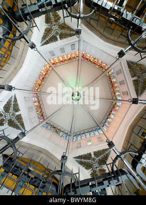 La Cathédrale de Blackburn intérieur corona Banque D'Images