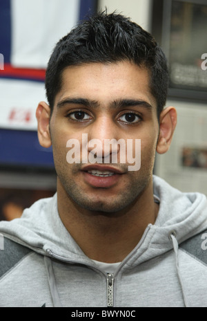 AMIR KHAN BOXER HOLLYWOOD LOS ANGELES CALIFORNIA USA 30 novembre 2010 Banque D'Images