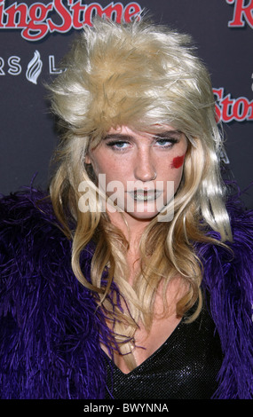 KESHA ROLLING STONE MAGAZINE héberge 2010 AMERICAN MUSIC AWARDS AFTER PARTY VIP HOLLYWOOD LOS ANGELES CALIFORNIA USA 21 nov. Banque D'Images