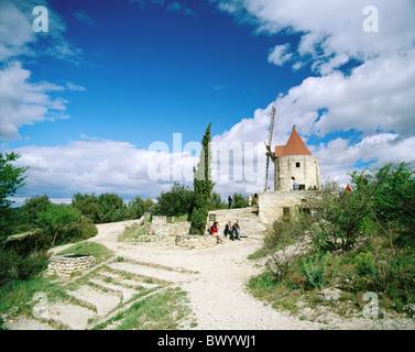 Près de Alphonse Daudet Fontvieille France Europe littérature culture Moulin de moulin de Daudet Provence auteur wr Banque D'Images