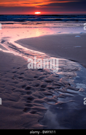 Mawgan porth beach at sunset Banque D'Images