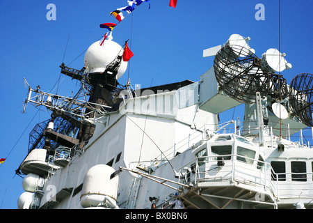 La superstructure et antennes sur porte-avions, Citic, monde Minsk Shenzhen, province de Guangdong, Chine Banque D'Images