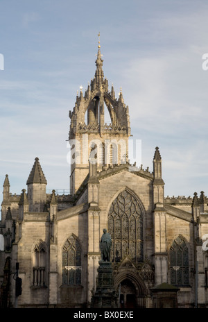 Vue sur St Giles du Royal Mile Banque D'Images
