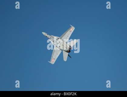 Swiss Hornet Cambrai FA-18C Vue de dessous - avion vient d'avoir et est l'escalade Banque D'Images
