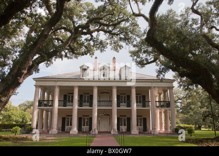 Entre la Nouvelle-Orléans et Bâton Rouge, et sur la rivière Mississippi, se trouve la plantation d'Oak Alley, maintenant un circuit historique destination. Banque D'Images